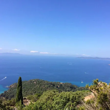 With 4 Bedrooms In Rayolcanadelsurmer With Wonderful Sea View Private Pool Enclosed Garden 5 Km From The Beach * Le Rayol-Canadel-sur-Mer
