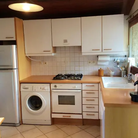 With 4 Bedrooms In Rayolcanadelsurmer With Wonderful Sea View Private Pool Enclosed Garden 5 Km From The Beach * Le Rayol-Canadel-sur-Mer